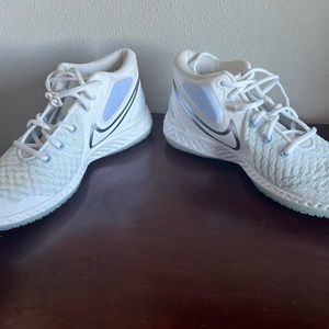 Nike KD Trey 5 VIII EP 'White
Roval Tint' Sneakers Men's 9.5